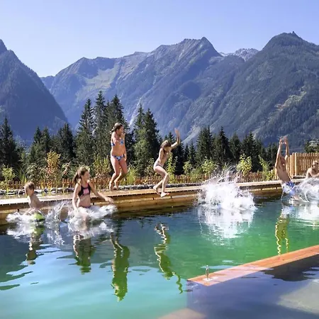 Cozy Mountain With Sauna Chalet Neukirchen am Großvenediger